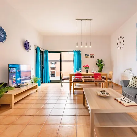 Ferienhaus Sunrise Surf House, Big Garden, Hot Tub, Parking, Super-fast Free Wi-fi *
