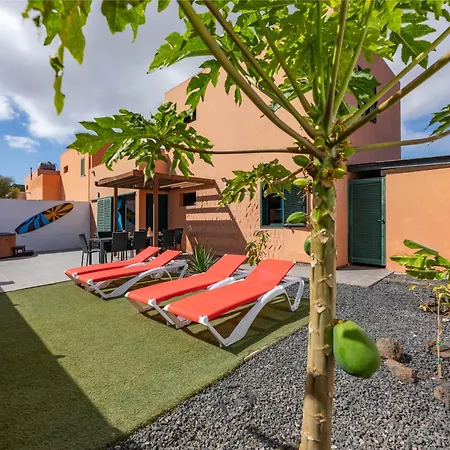 Sunrise Surf House, Big Garden, Hot Tub, Parking, Super-fast Free Wi-fi
