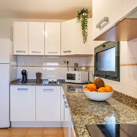 Sunrise Surf House, Big Garden, Hot Tub, Parking, Super-fast Free Wi-fi Ferienhaus *