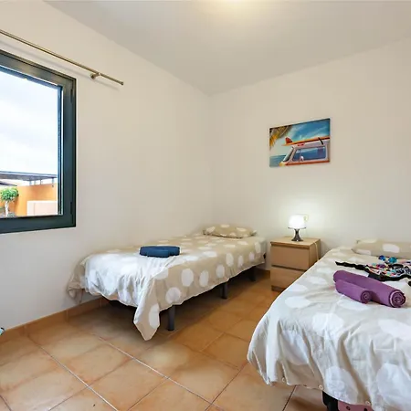 Ferienhaus Sunrise Surf House, Big Garden, Hot Tub, Parking, Super-fast Free Wi-fi Corralejo
