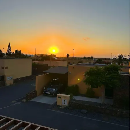 Ferienhaus Sunrise Surf House, Big Garden, Hot Tub, Parking, Super-fast Free Wi-fi *