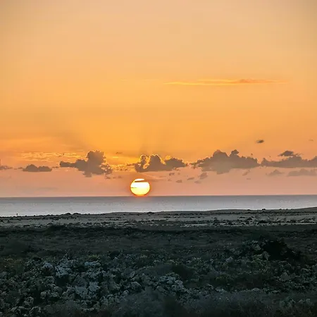Sunrise Surf House, Big Garden, Hot Tub, Parking, Super-fast Free Wi-fi Ferienhaus